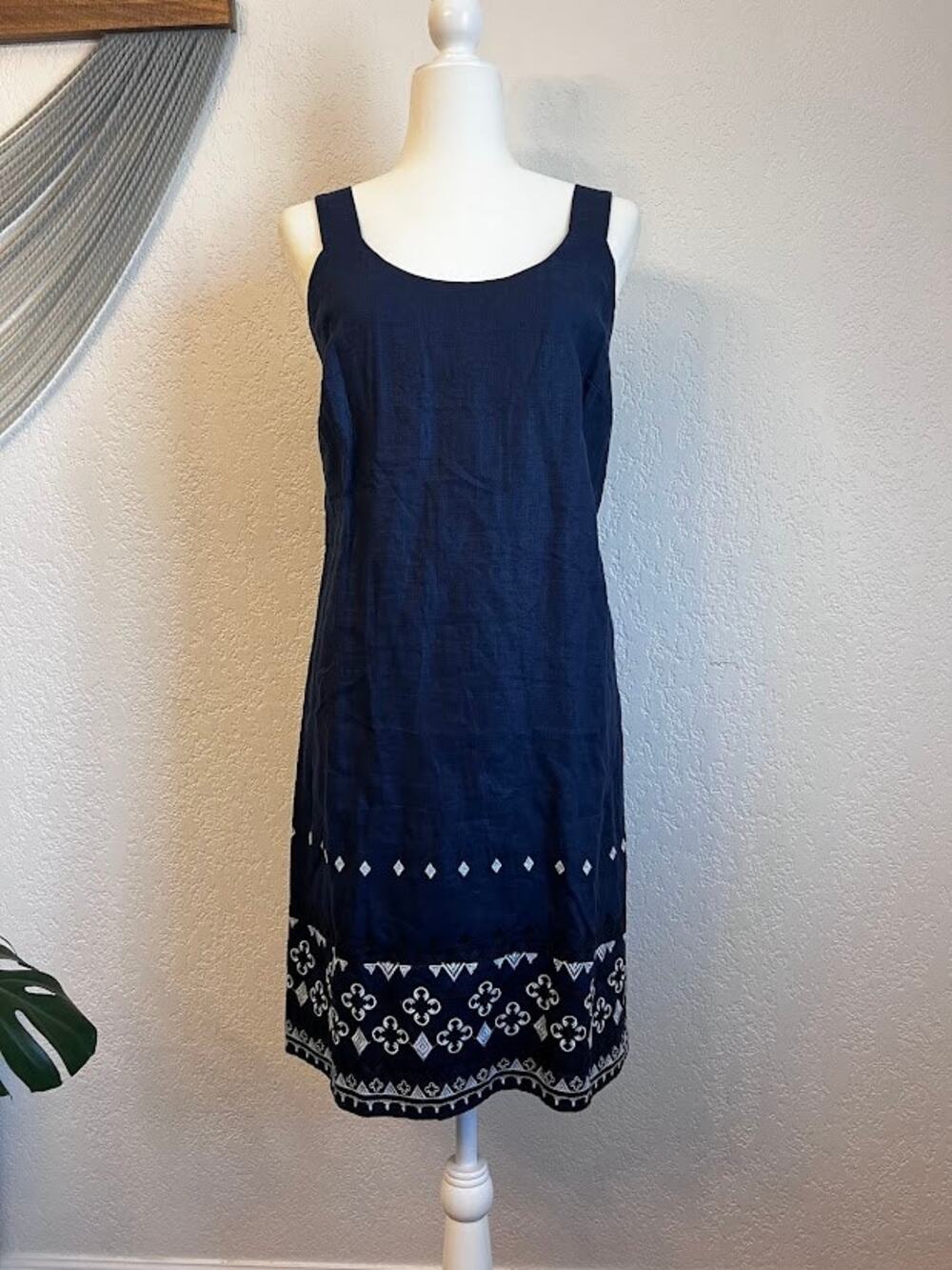 NWT Linen Neiman Marcus Navy W Sz S Shift Dress Embroidered Hem